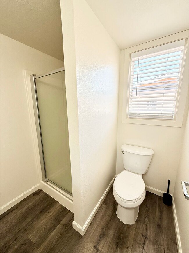 Building Photo - G232-P