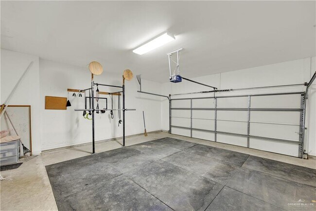 Building Photo - 28 Shalom Dr