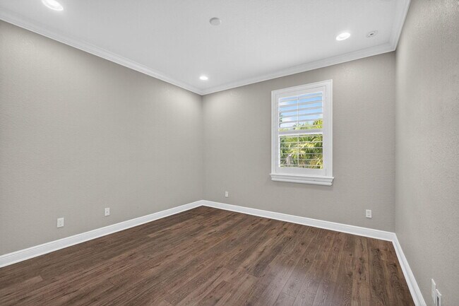 Building Photo - 4803 Cadiz Cir