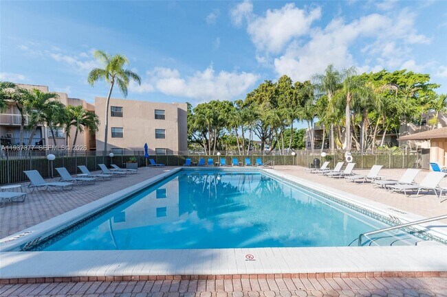 Building Photo - 10985 SW 107th St