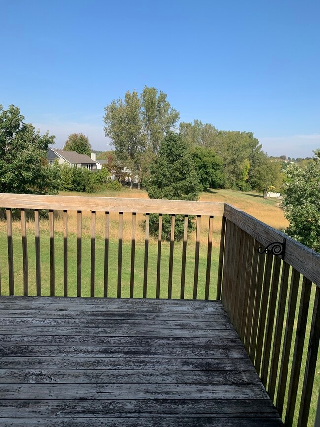 deck - 2520 Walden Rd