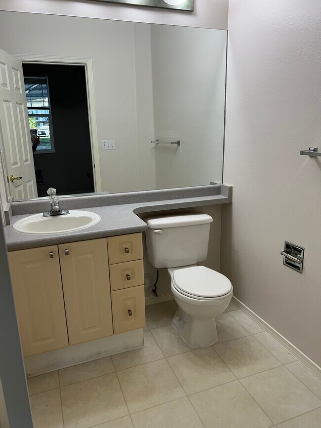 Building Photo - 16125 Juanita Woodinville Way NE