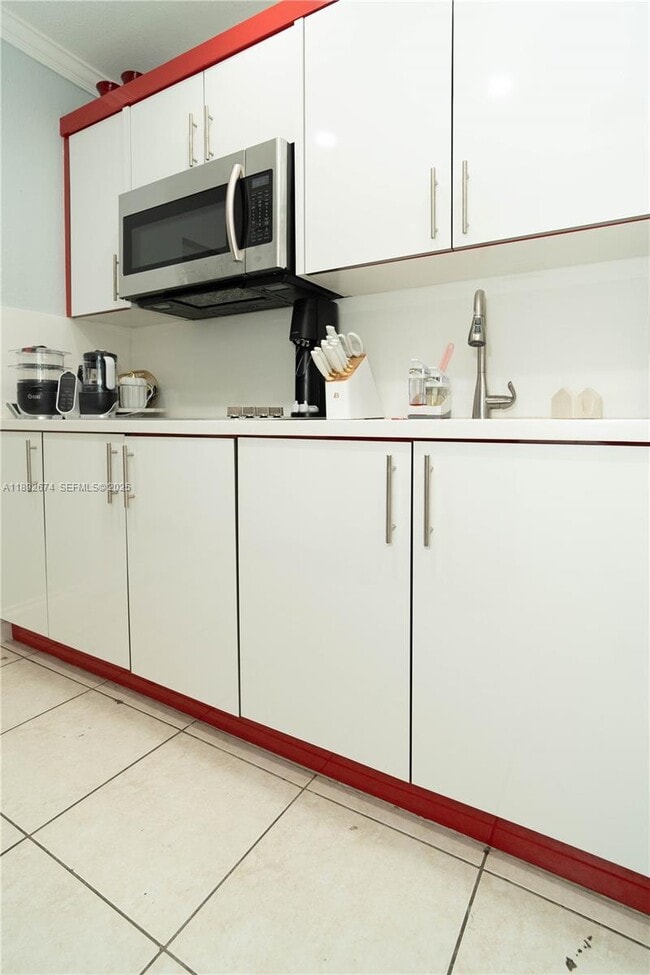 Building Photo - 298 E 3rd St