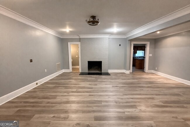 Building Photo - 269 W Hermitage Rd NE