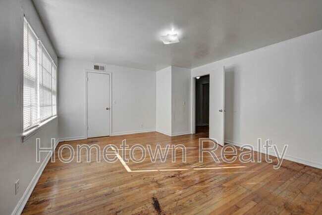 Building Photo - 821 NE 81st St