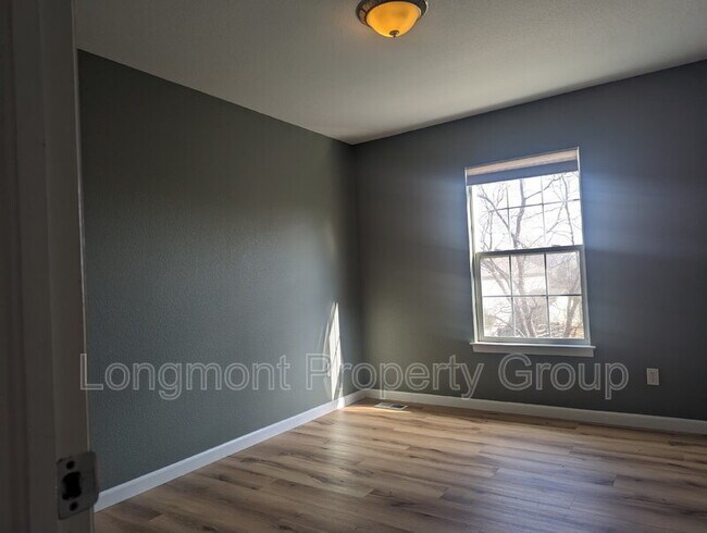 Building Photo - 3558 Larkspur Dr