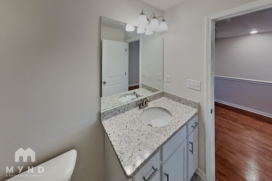 Building Photo - 10155 Sterling Ridge Dr