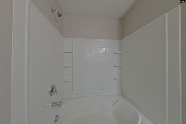 Building Photo - 344 Longfellows Ln