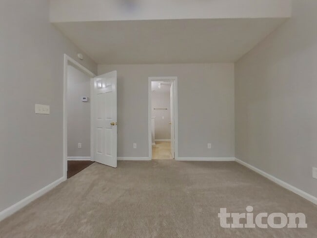 Building Photo - 2269 Charleston Pointe SE