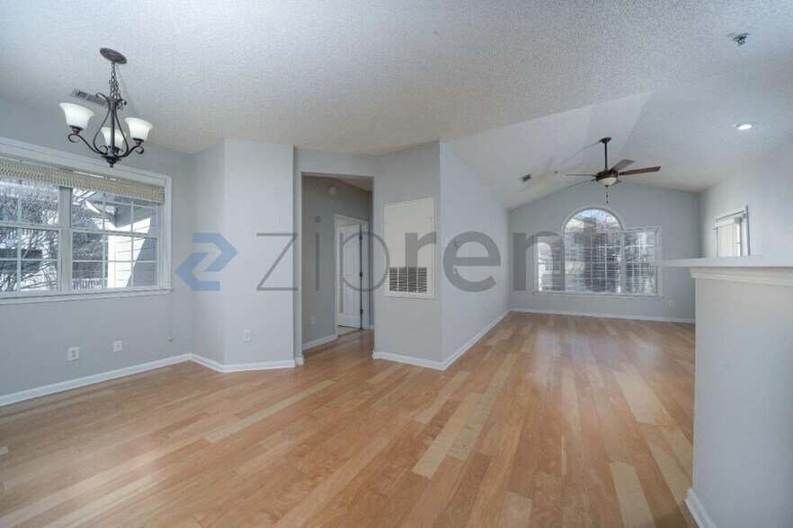 Building Photo - 603 Spring Heights Ln