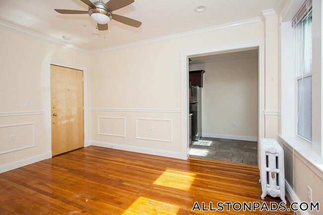 Building Photo - 33 Walbridge St