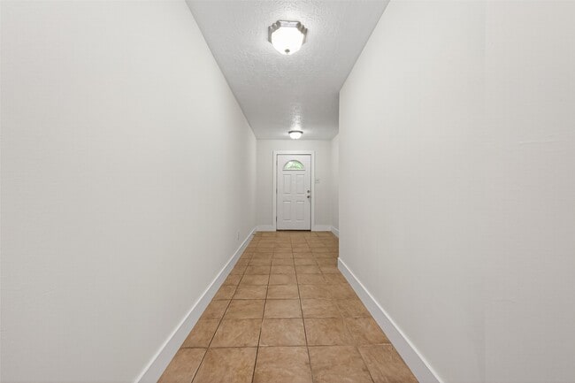 Building Photo - 18822 Yaupon Trail