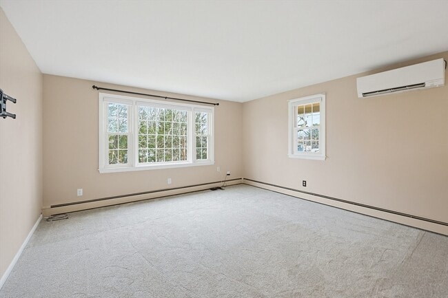 Building Photo - 110 Oswego St