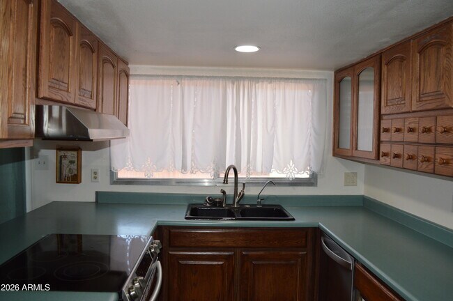 Building Photo - 5442 W El Caminito Dr