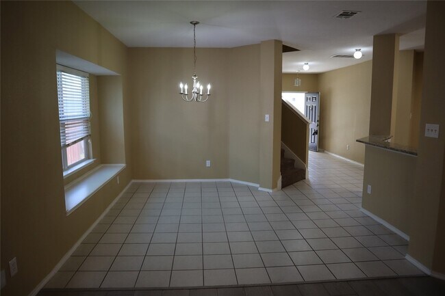 Building Photo - 9724 Old Field Dr