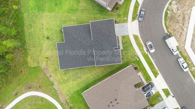 Building Photo - 13053 Pergola Ave
