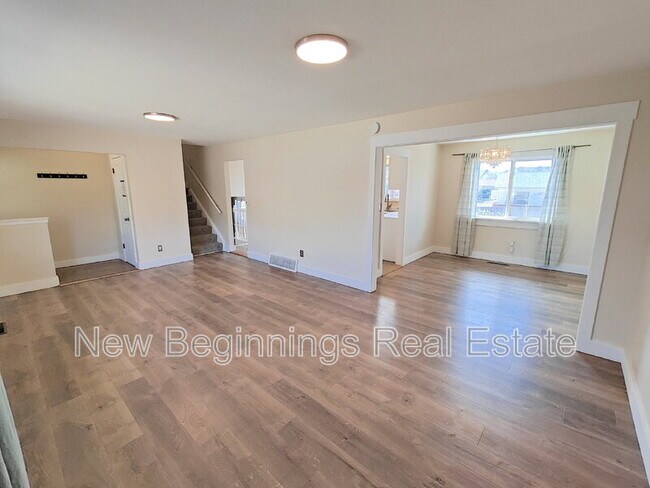 Building Photo - 5330 Silver Spur Ave