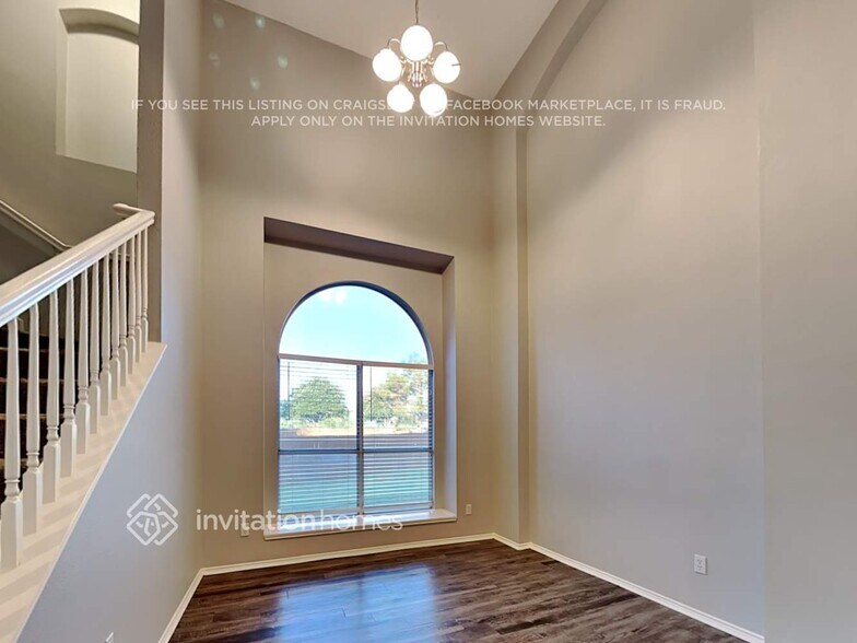 Building Photo - 801 Dayspring Dr