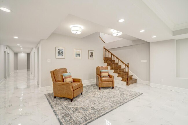 Building Photo - 1111 Towlston Rd