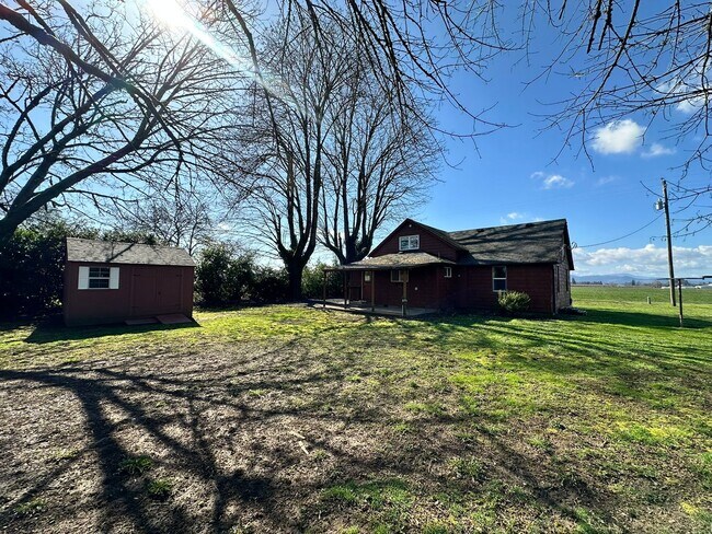 Building Photo - Junction City Farm House