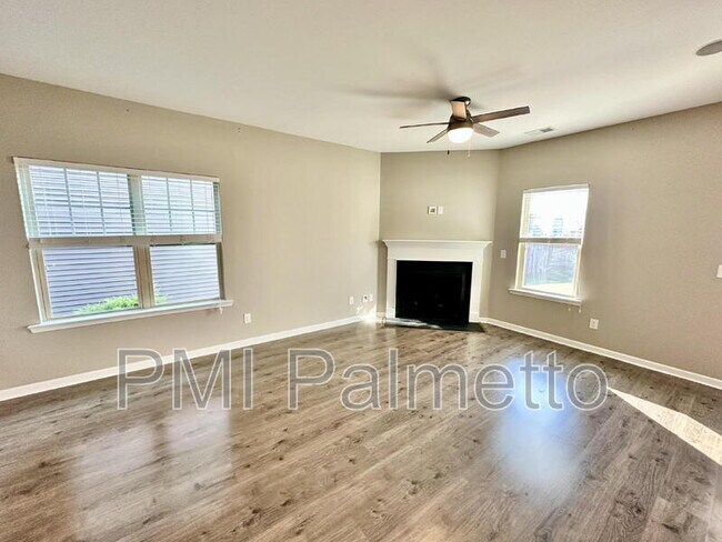 Building Photo - 117 Weeping Oak Ln