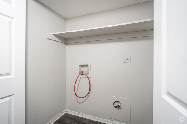 1BR, 1BA - 720SF - Aven East