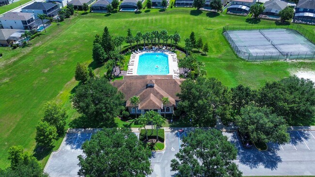 Building Photo - 2318 Lancashire St