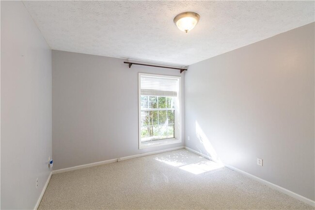 Building Photo - 2955 Seven Pines Ln