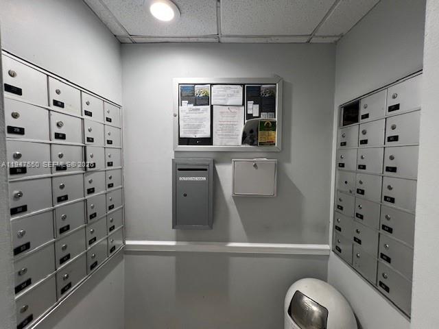 Building Photo - 2016 Bay Dr