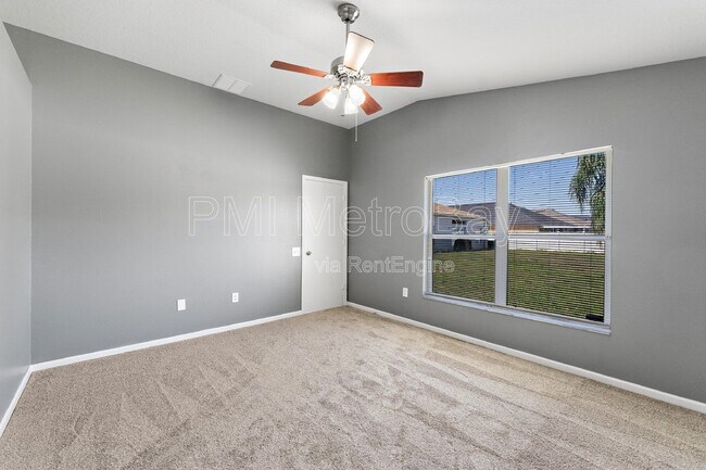 Building Photo - 1010 Summer Breeze Dr