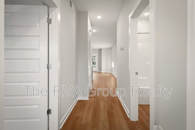 Building Photo - 918 Porter St