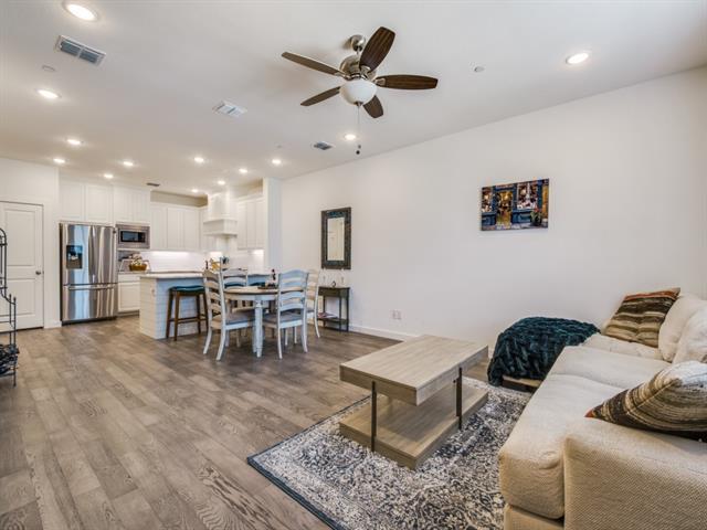 Building Photo - 532 Ballustrade Dr