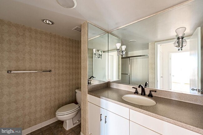 Building Photo - 1230 23rd St NW