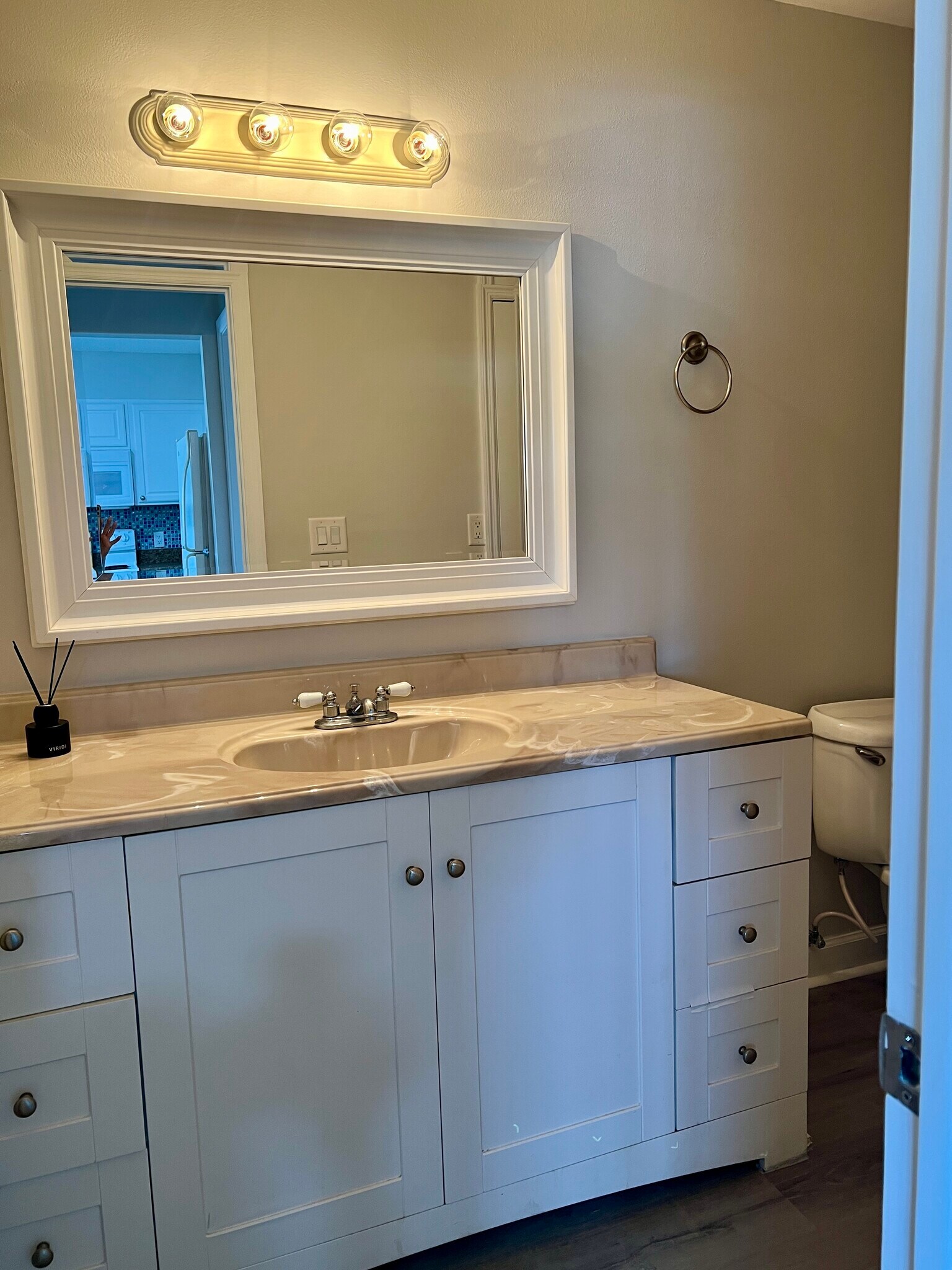 Double entrance bathroom. - 7006 Midnight Pass Rd