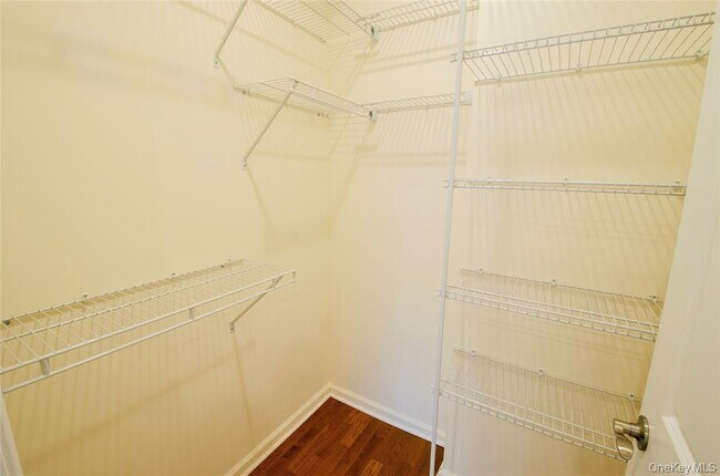 Building Photo - 260 W Main St