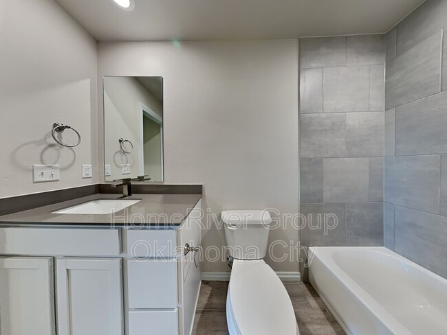 Building Photo - 8400 NW 163rd Ter