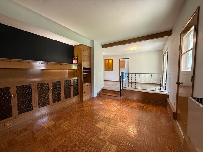 Building Photo - Bright & Beautiful 3-Bedroom Beaverton Home with A/C, Washer & Dryer, and Tons of Storage!