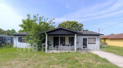 Building Photo - 7762 Lake Park Dr