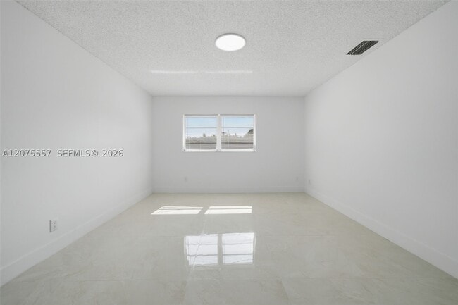 Building Photo - 11000 NW 21st Ct