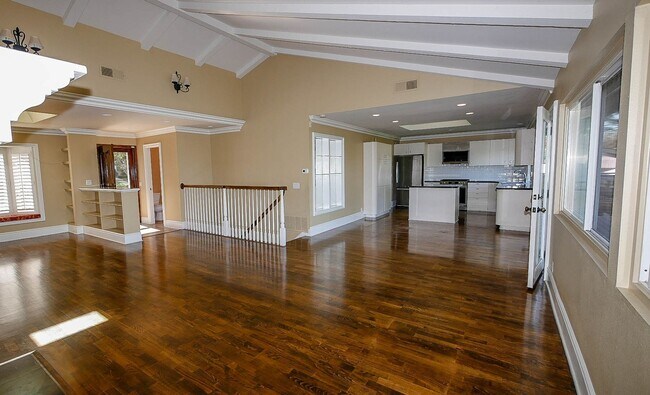 Building Photo - Beautiful 4 bed/2.5 bath house in Del Mar