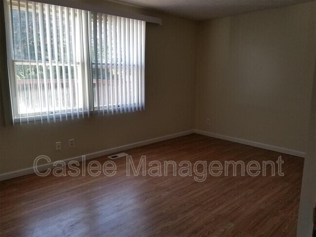 Building Photo - 1049 DeLeone Dr