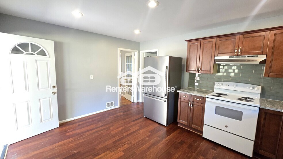 Building Photo - 1305 Panola Rd