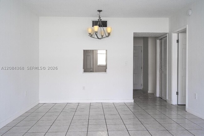 Building Photo - 2810 NE 201st Terrace