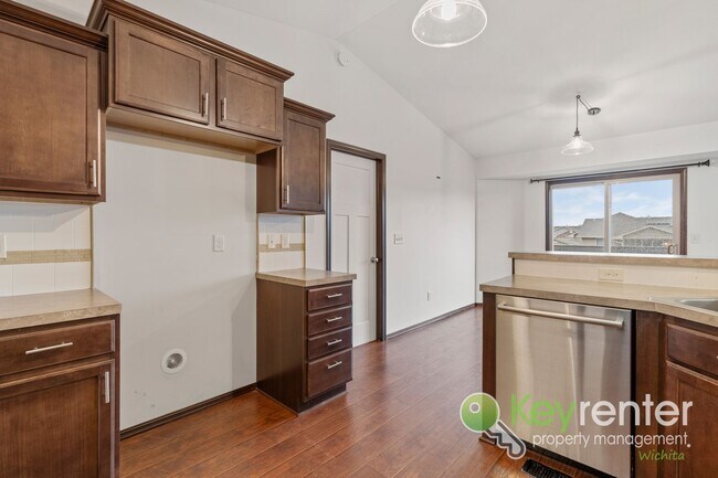 Building Photo - Beautiful 4 Bedroom 3 Bath | Goddard School District