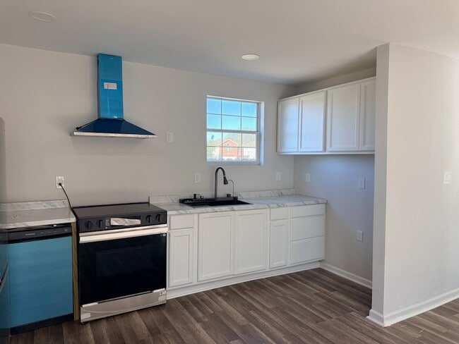 Building Photo - 3512 Castor St