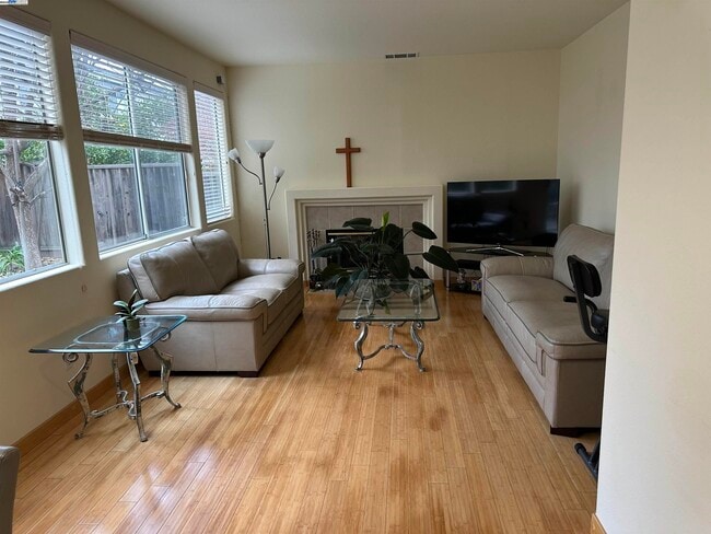 Building Photo - 1448 Dumaine St