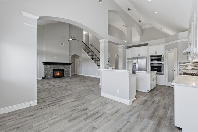 Building Photo - 6231 Presidio Canyon Dr