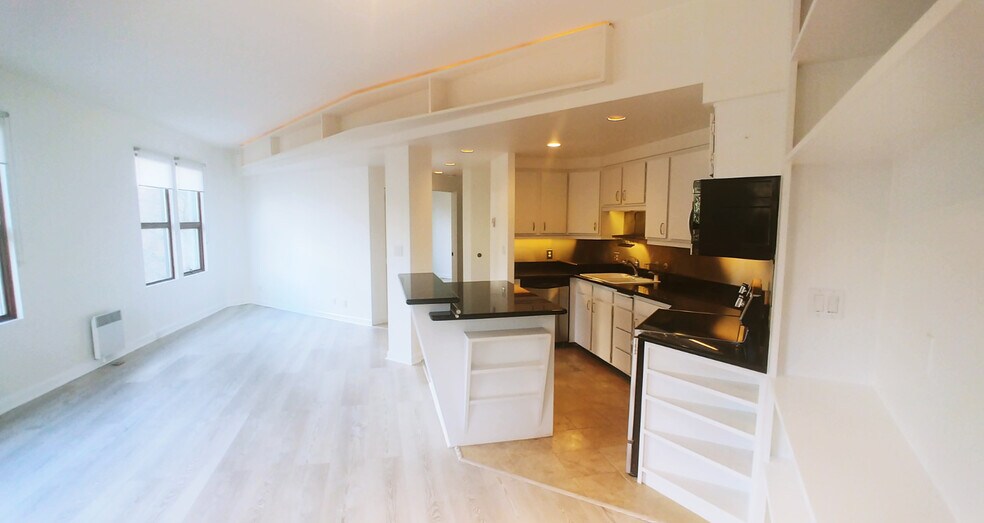 Building Photo - 2700 4th Ave