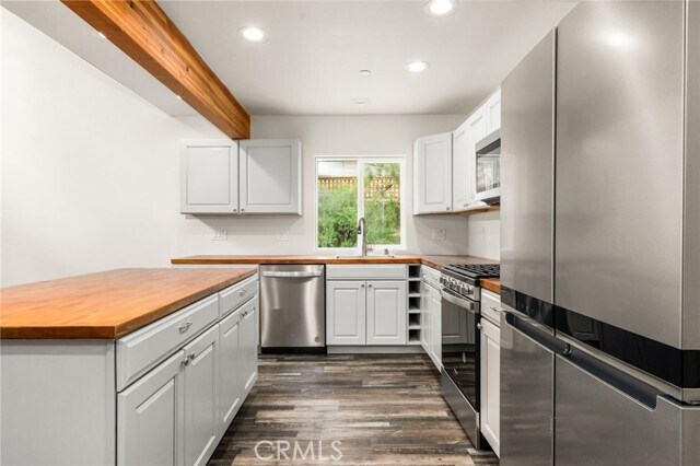 Building Photo - 2042 Buckthorn Rd