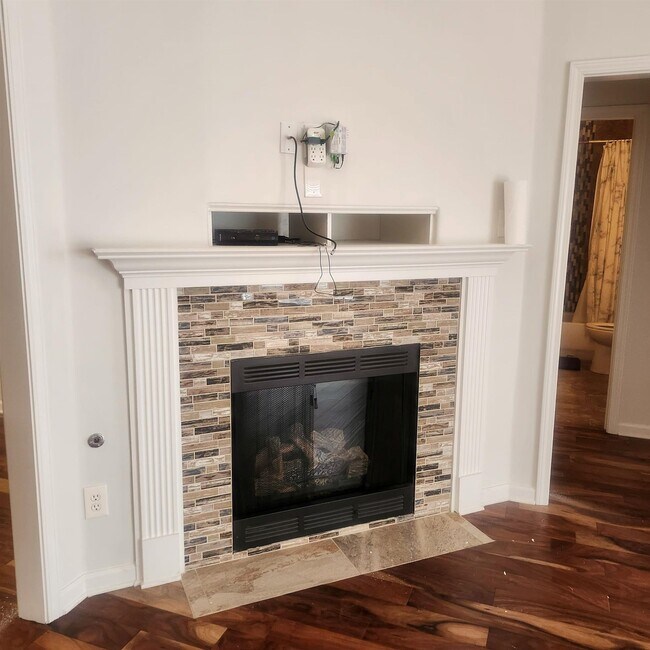 Building Photo - 1497 Castle Pines Cir